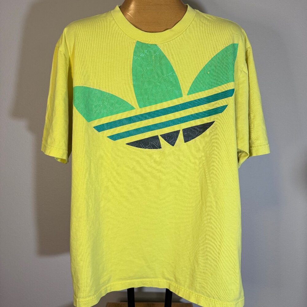 Adidas Trefoil 50 Years of Soles Graphic T-Shirt Mens Large Yellow